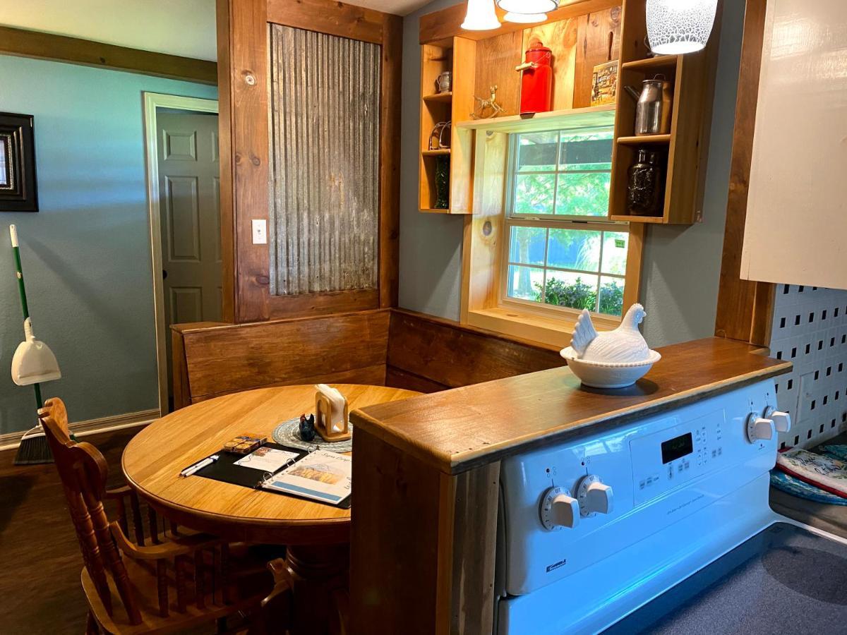 Fort White Bunkhouse Farm Stay מראה חיצוני תמונה