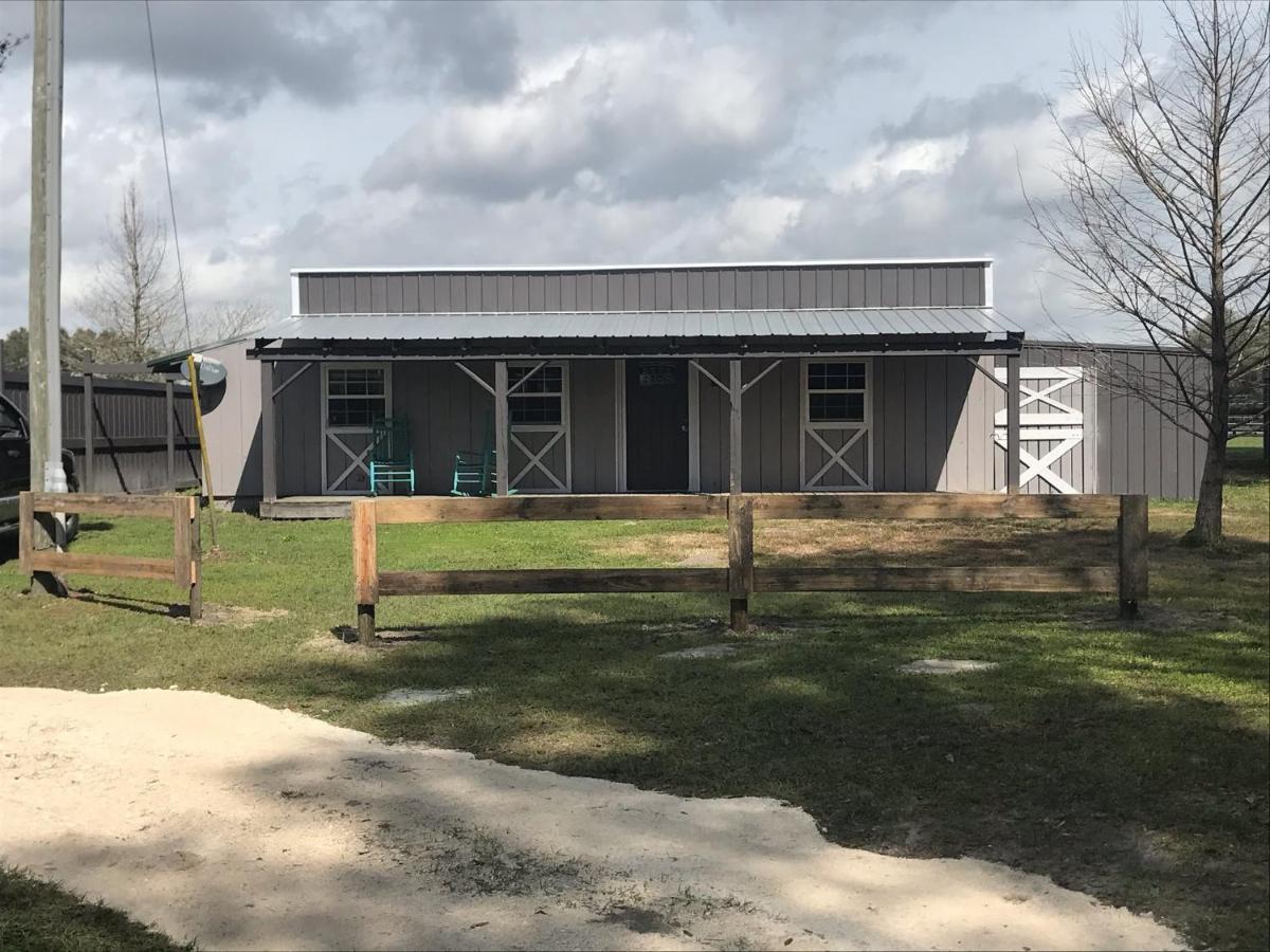 Fort White Bunkhouse Farm Stay מראה חיצוני תמונה